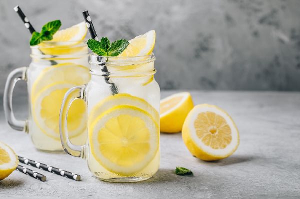 Zitronenwasser (am Morgen) ist gesund: Erzähl‘ doch keinen Bullshit!