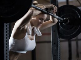 Ketogene Diät bei trainierten Frauen: Auswirkung einer kohlenhydratreduzierten Ernährung auf Kraft & Körperkomposition?