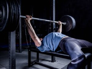 Mehr Leistung im Bankdrücken: Der optimierte Hantelpfad