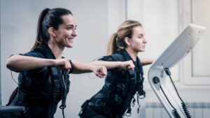EMS-Training: Wie gut eignet sich die elektrische Muskelstimulation für Muskelaufbau?